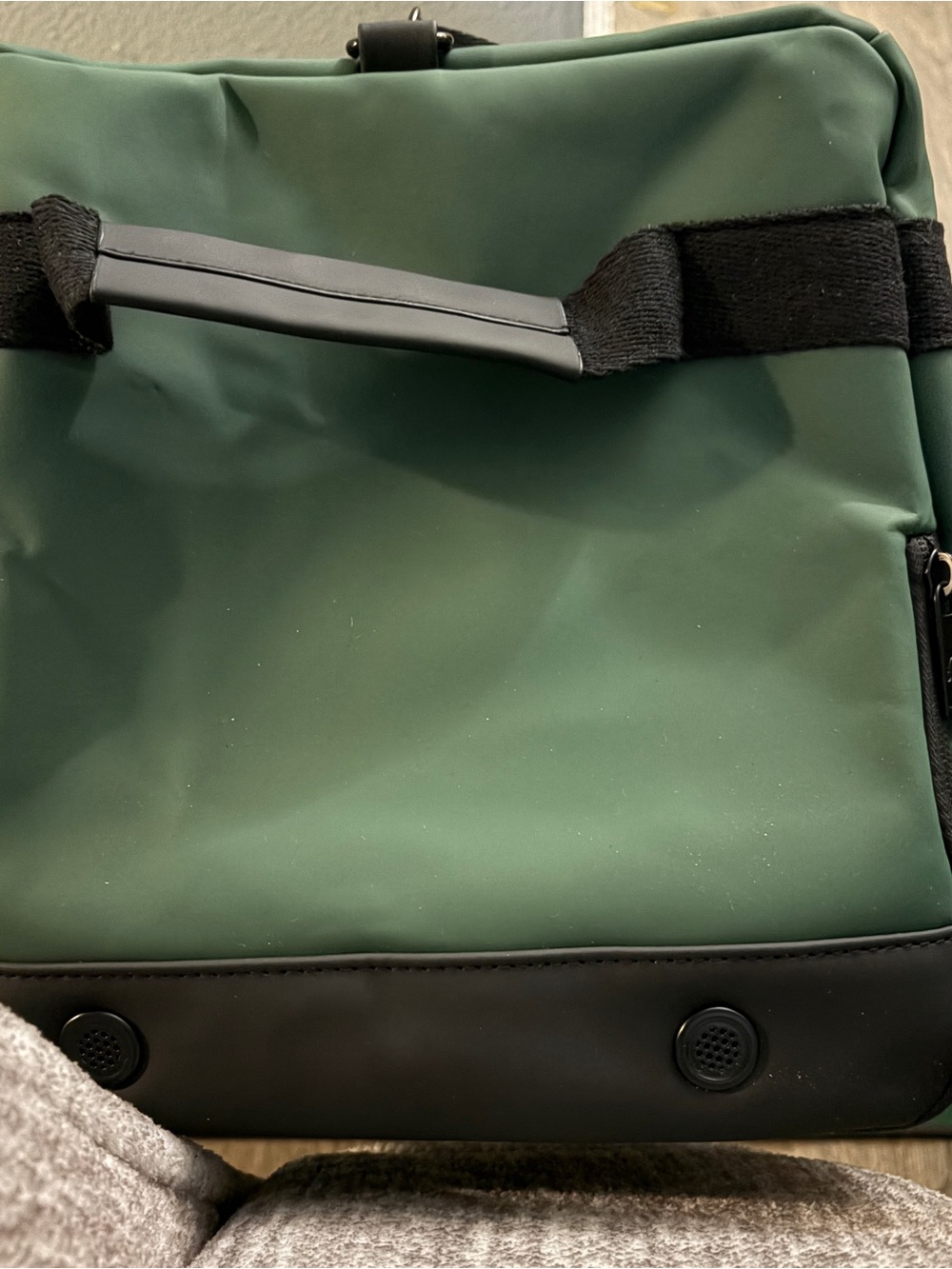 Malbon Golf Green Duffel Bag with Logo Patch and separate shoe compartment - Picture 4 of 6